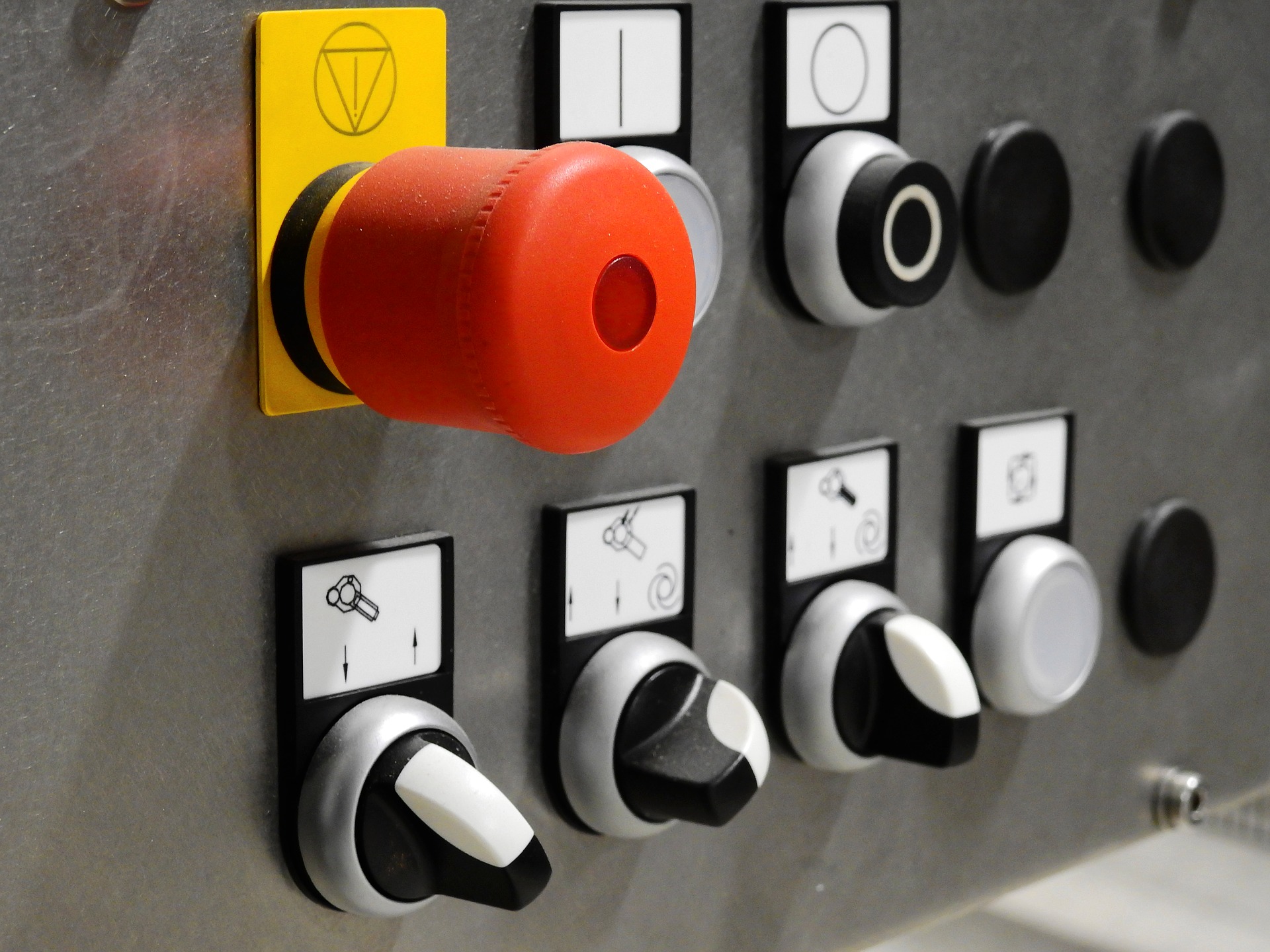 6 Tips for reducing electrical estimate risk