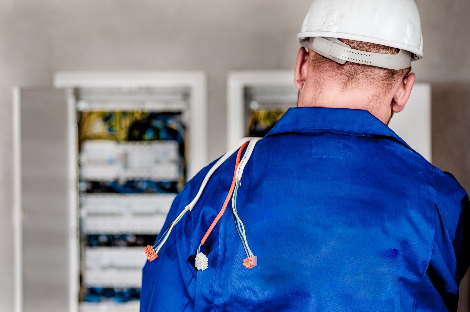 The 7 major components of a winning electrical tender